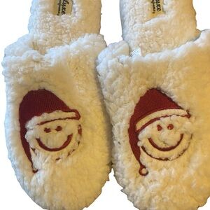 Dearfoams White Fluffy Slippers